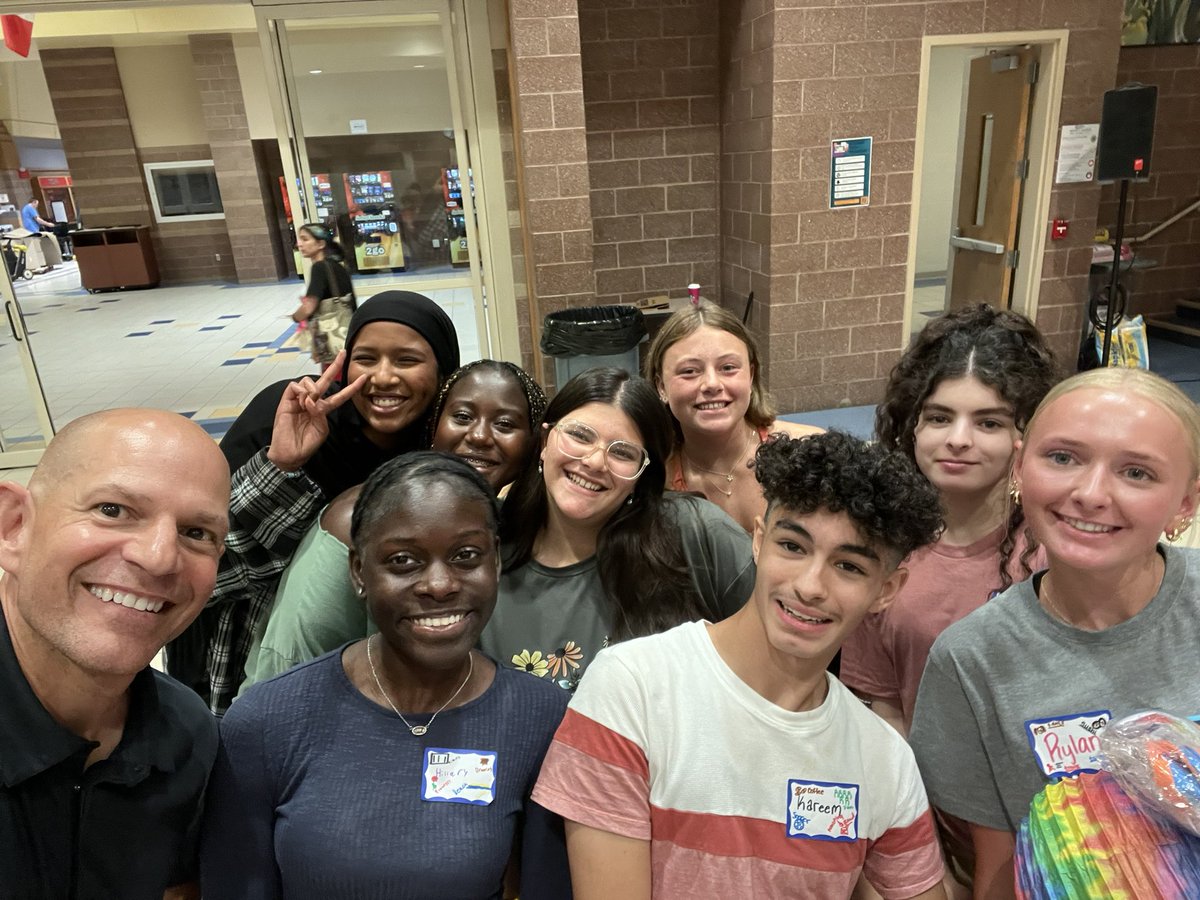 HearTedTalk's tweet photo. Honored to work with Fishers HS student mentors again this year! Another great group of students who want to make a difference at their school! #TigerFever #IFeelGreat https://t.co/gQQHnvUPsL