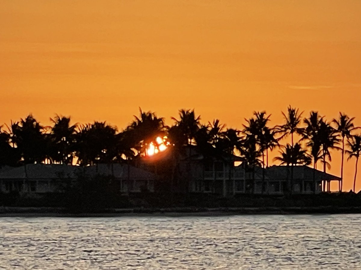 keithwdurham's tweet photo. @WBRCweather Key West sunset from Sunset Pier https://t.co/hwar3Vf4BU