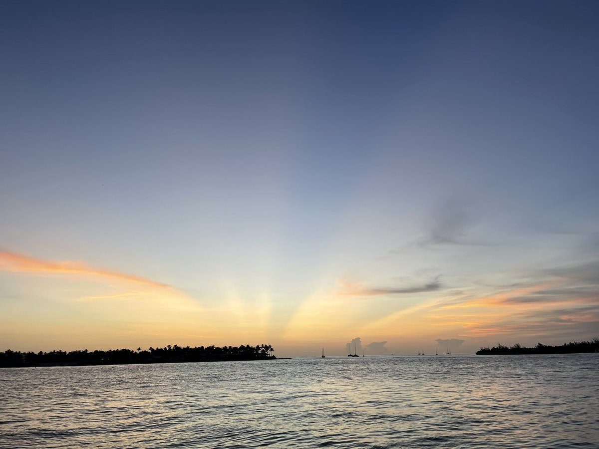 keithwdurham's tweet photo. @WBRCweather Key West sunset from Sunset Pier https://t.co/hwar3Vf4BU