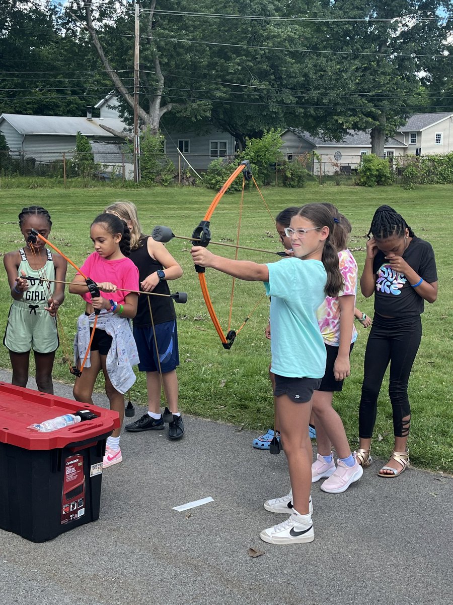 KidscareGCSD's tweet image. Happy Friday! So many great things happening at camp today. More archery, outdoor play, oil pastel portraits, walking rainbow and skittle experiments, and just being silly! 😃 #back2thefuture @GreeceCentral