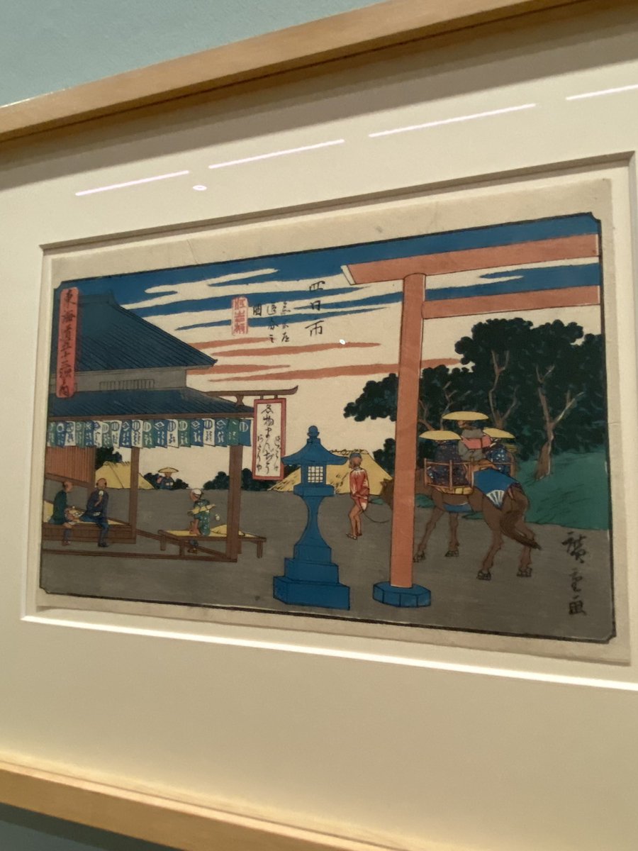 mayuko_o's tweet photo. 先日行ったバーゼル美術館の浮世絵展で見た広重の富嶽三十六景🗻
小さく描かれた人物にちゃんと表情があって、安倍川餅など名物を食べる顔がめちゃ可愛いかった🍡
#浮世絵　#広重　#バーゼル美術館　#安倍川餅 https://t.co/sQJdLi8TnM