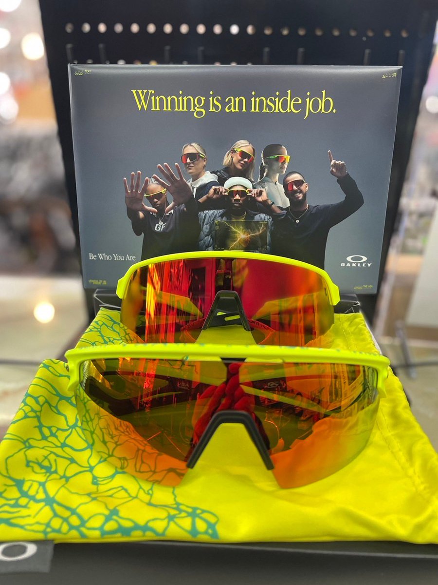 cycleshoptajima's tweet photo. OAKLEY(オークリー)
インナースパークコレクション
入荷しました🎾

パリオリンピックでみんなでかけよう的な限定モデルです✨️

残り2モデル入荷予定ありです！

【Winning is an inside job.】 https://t.co/YXr7i7ZnsB