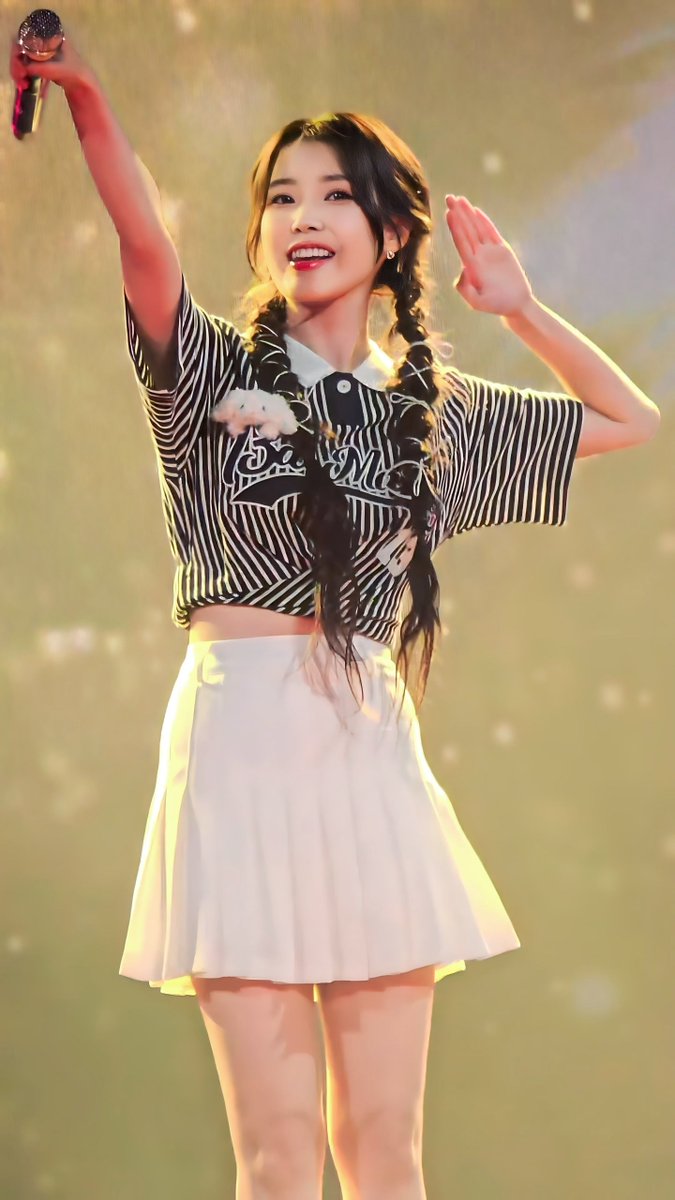 wyjc516's tweet photo. 240719 IU HEREH WORLD TOUR CONCERT IN ATLANTA
Outfit 2 edited from sh3rmanz video
#IU #아이유  #HEREH
#IU_WORLD_TOUR #IUinUSA #HEREH_WORLD_TOUR_IN_USA  #HEREH_WORLD_TOUR_IN_USA_ATLANTA https://t.co/nCfd0iG7mo