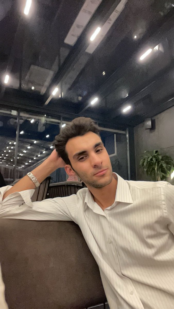 _15wd_'s tweet photo. هَخسر… لا هنجح بالي بعدو 
ما عندي رفاهيه الانهيار 
ايام بعنوان Busy Living my life https://t.co/oTBqfKch7M
