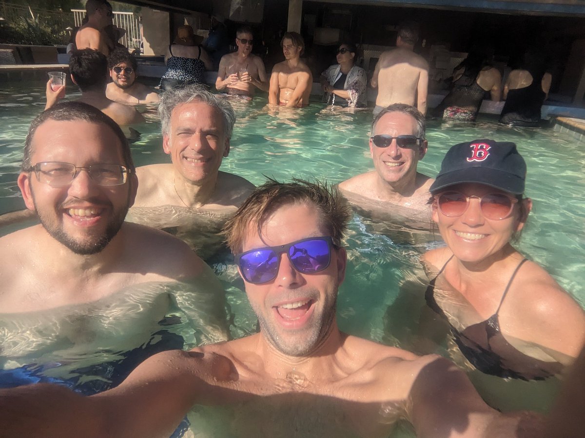 thiele_labs's tweet photo. #CottrellScholars #InformalNetworking @RCSA1 @fulbright_de #GreatTimes! https://t.co/FLXtbW3zkQ