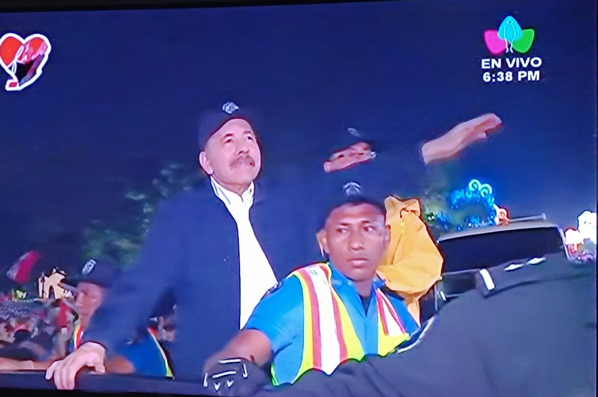 El sentimiento que provoca este hombre es indescriptible...

Que viva el Cmdte. Daniel Ortega!

Que viva el Frente!

❤️❤️❤️🖤🖤🖤

#4519LaPatriaLaRevolución 
#PLOMO19