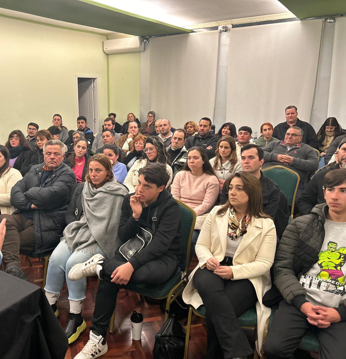 DipRodrigoGoni's tweet photo. Con el Grupo del Diputado @AlvaroDastugue asumimos juntos el enorme desafío de defender el valor de la Vida, de la Familia, del Trabajo y la Libertad auténticamente humana. Valores humanos fundamentales que estarán en juego en las próximas elecciones nacionales. https://t.co/AkKN71kCDD
