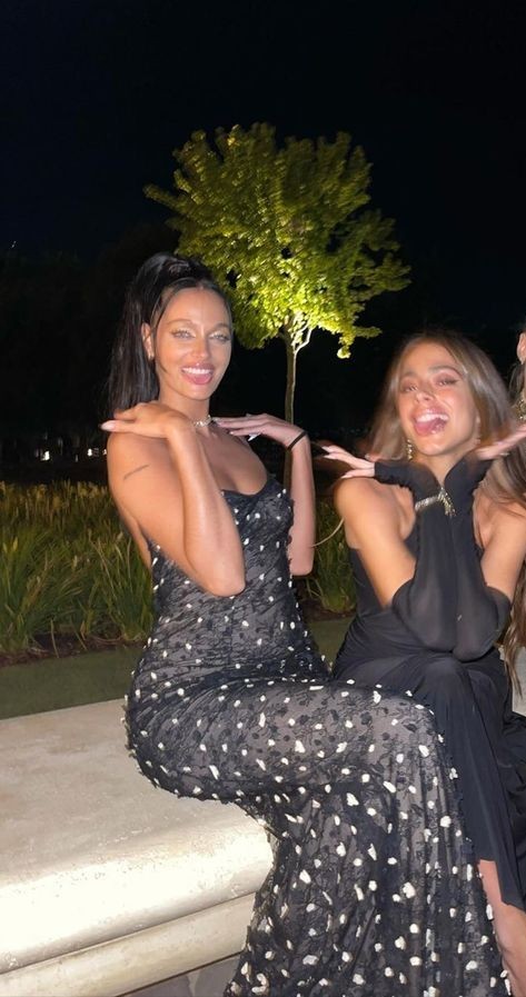 "Vine para acompañar a Ori en su casamiento" TINI en LAM