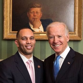 donkoclock's tweet image. I LOVE that Hakeem Jeffries is now advocating for Biden!  #BidenIsAGreatPresident

Drop a 🩵 if you agree with @RepJeffries! I want my 95k followers to follow you
