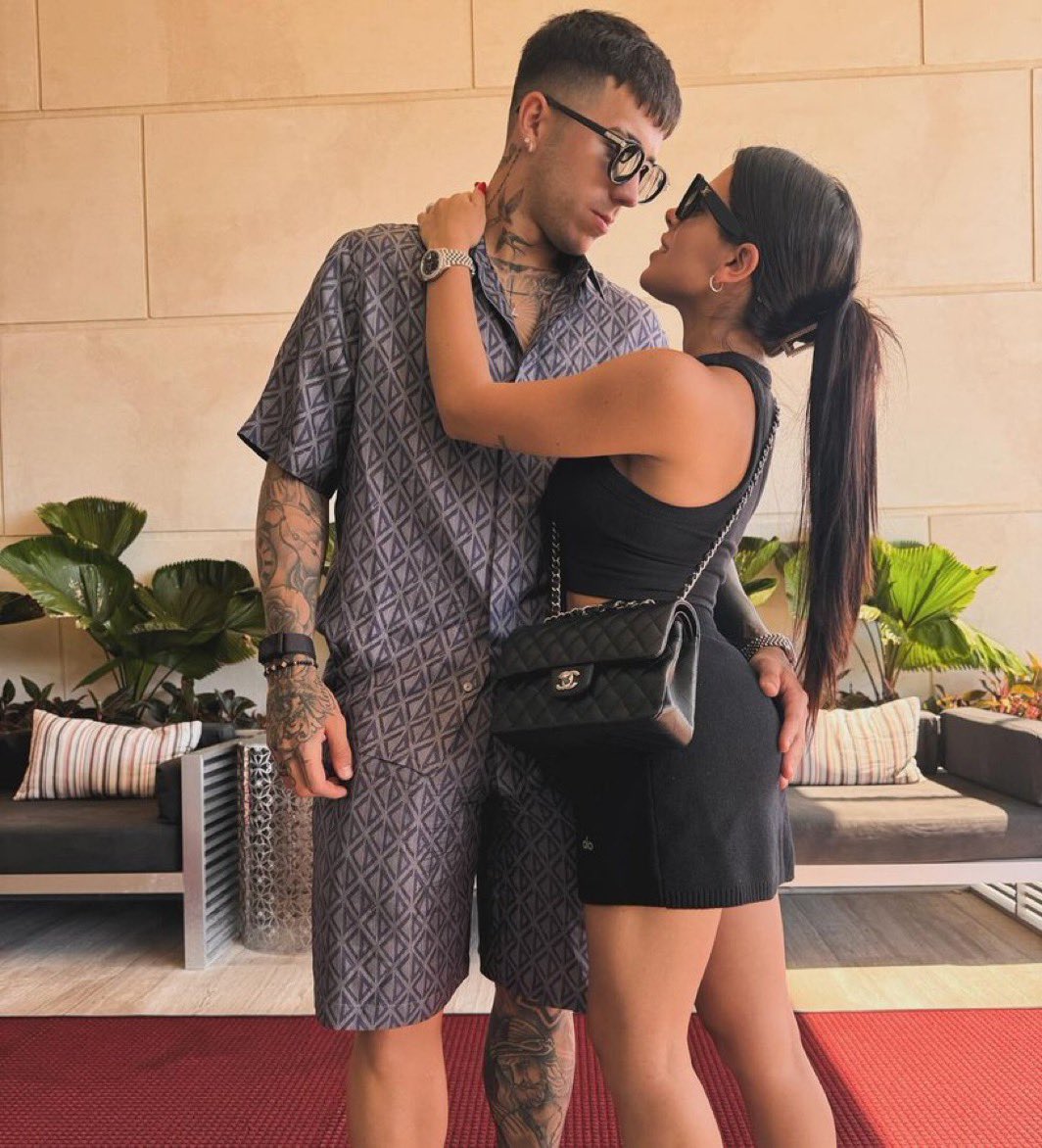 COMO LE TOCA EL ORTO las chicas no queremos un novio queremos a enzo fernandez de novio