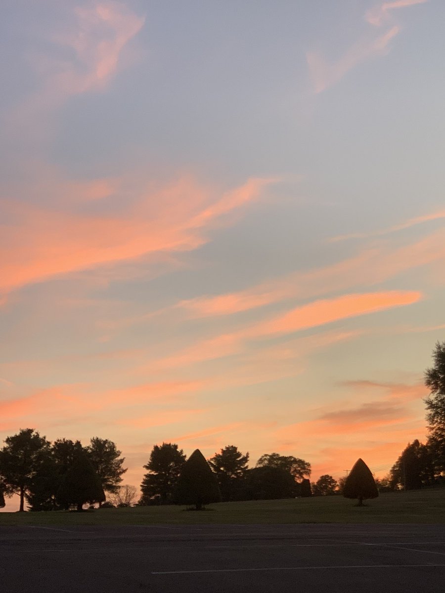 _rebeccabullock's tweet photo. Sunset tonight in Elysburg, PA. This Bama girl is a fish out of water way up here! @spann https://t.co/DbKJTNjMS4