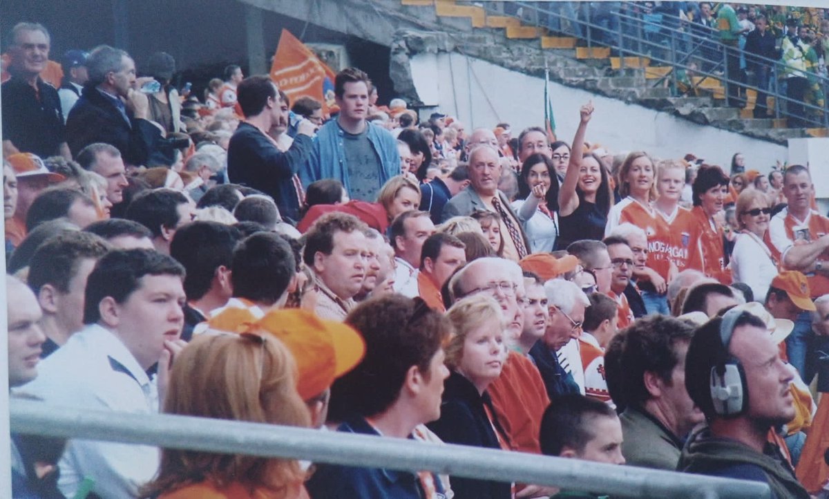 poppa22's tweet photo. @Armagh_GAA good luck to @Stephensher8 and the rest of the Armagh boys all the way from Melbourne, Australia.

I was there in 2002 at Croke Park when we lifted the Sam McGuire, I was sitting next to Kieran McGeeney’s mum too.

It’s been too long, let’s bring Sam home 🧡🤍 https://t.co/YPYd2STAtY