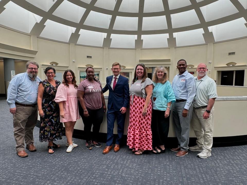 tparent96's tweet photo. Thankful our State Superintendent supports the arts!  So honored to be a part of this group to help promote and enhance arts education in the state of Alabama #dunbardance #MCPSS #ALSDE PROUD! https://t.co/Z7PMx8KUl3