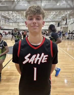 SAHoopsElite's tweet photo. @Finley_Montoya is one of the best shooters in the area/state! 
High character kid, works hard, high academics, &amp; can HOOP!!
Going out w/ a bang- 43pts opening night. 
🔥🔥🔥🔥

Coaches, can’t miss on this one. Let’s GO!
@AlamoCityHoops1 @GASOBlue @GASOTim @madehoops https://t.co/52pOfMWGpL
