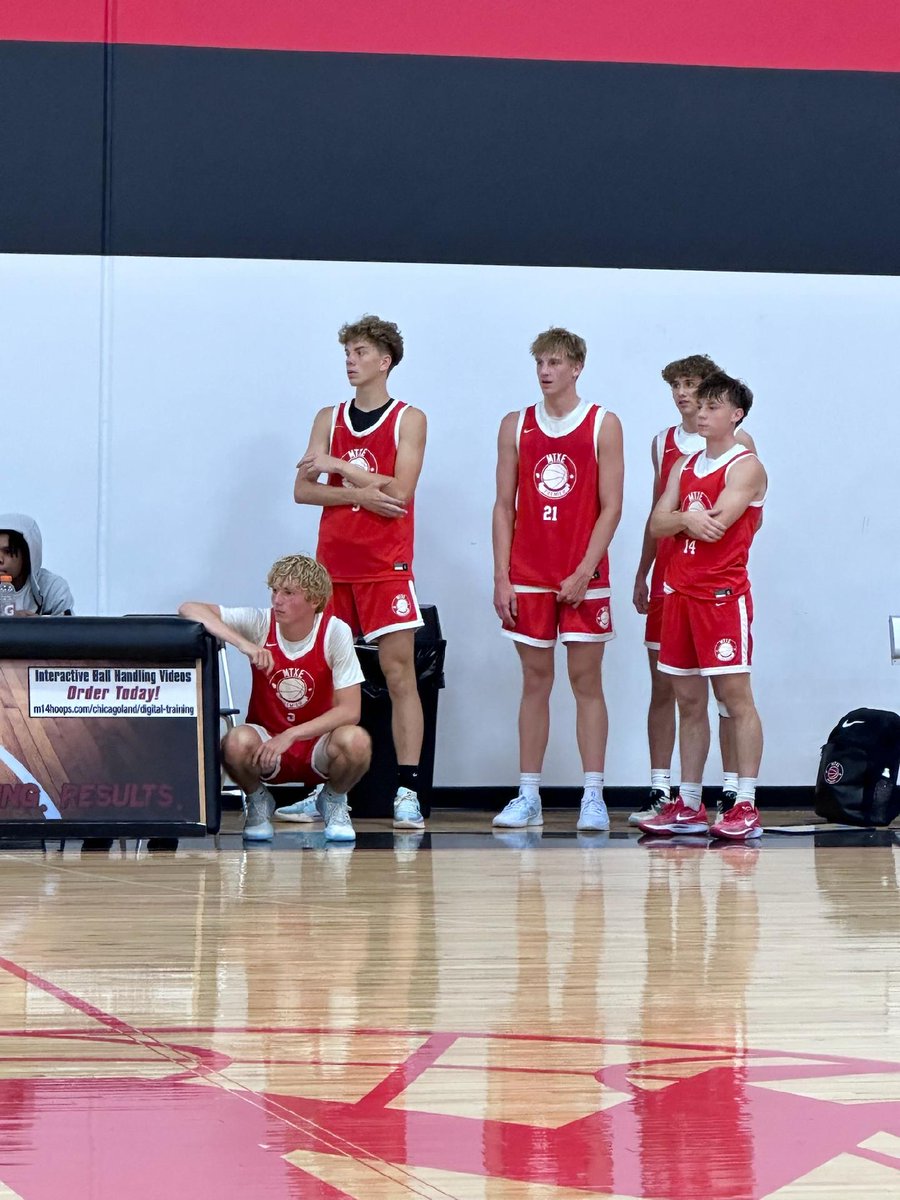 17U Odom tipped off the NY2LA Final Chapter with a win over Illinois Central Elite 67-55. 

<a href="/ZachFroemming/">Zach Froemming</a> 21pts 
<a href="/WillSivak/">Will Sivak</a> 15pts
<a href="/FinnKane12/">Finn Kane</a> 6pt

<a href="/Loren_Odom/">Loren Odom</a> <a href="/ny2lasports/">NY2LA SPORTS</a> <a href="/Gibbs_Dan_/">Dan Gibbs</a> <a href="/MHS_Boys_/">Midwest Hoops Spotlight</a>