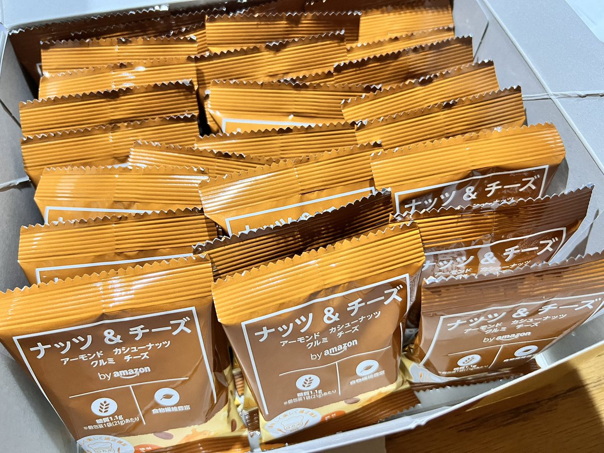 ナッツ&amp;チーズありがとうございます。
小腹空いた時に助かります。 