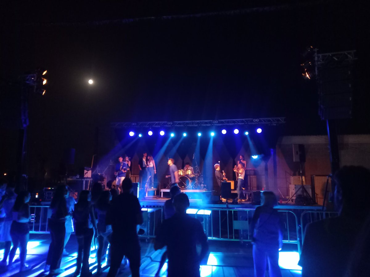 La meva Festa Major té lluna plena i a més la fem ser la reina de la nit.
No hi ha millor nit que aquesta 💙
Castellserà és incomparable