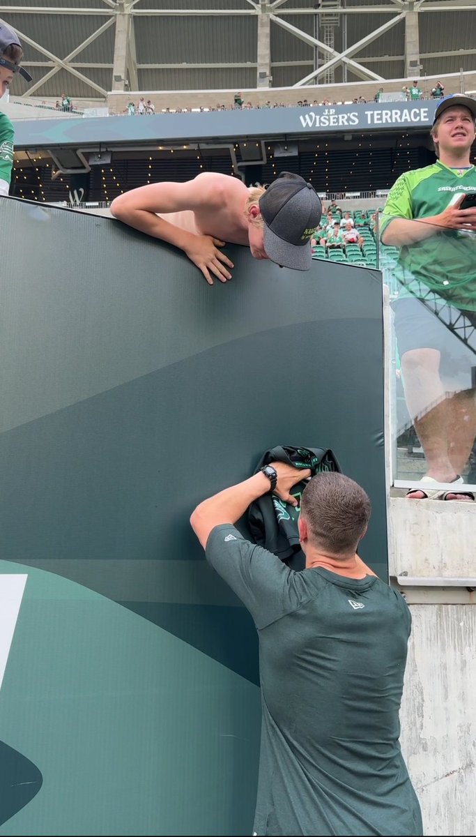 sskroughriders's tweet image. TH7 is a man of the people!

#BuildIt