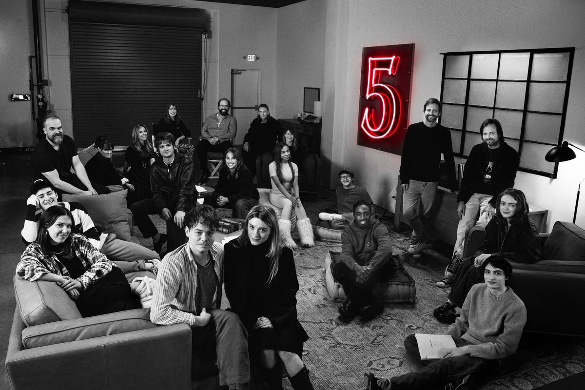 poptime's tweet photo. VEM AÍ! A 5ª e ÚLTIMA temporada de "Stranger Things" será lançada em 2025. https://t.co/pysPWVpmSg