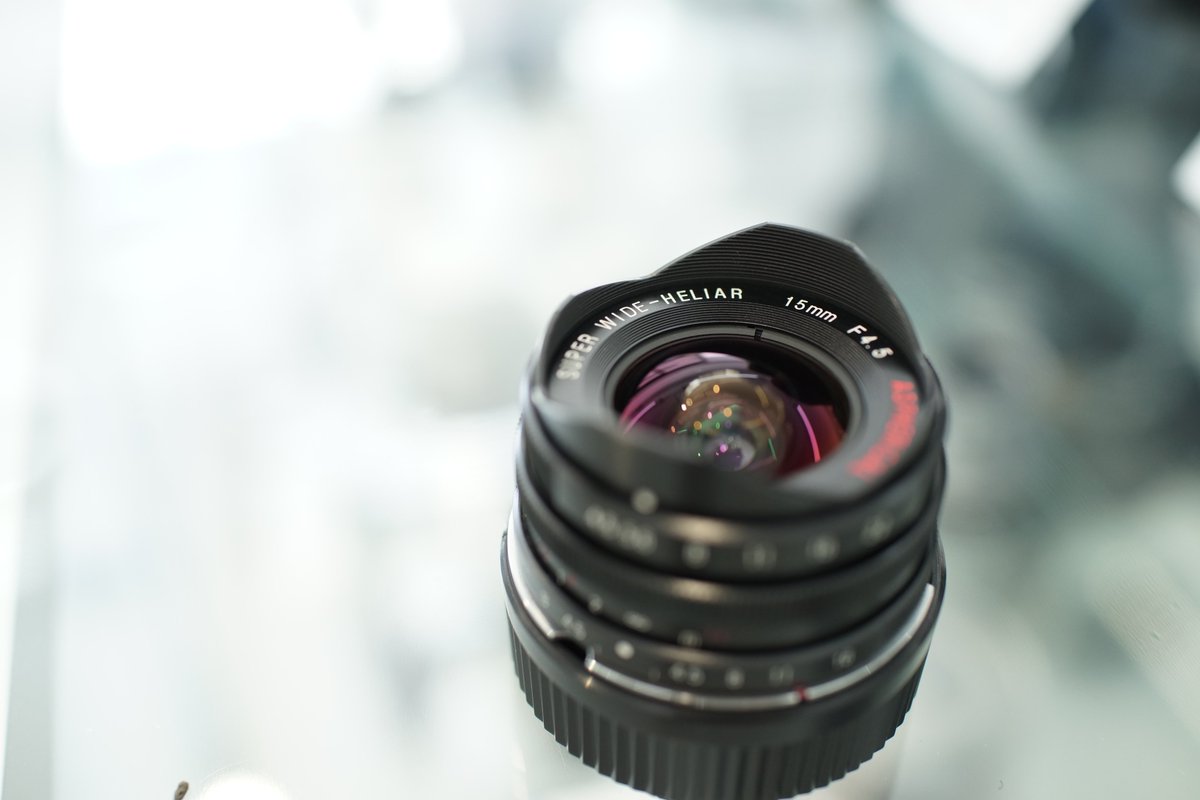 sanpoucamera's tweet image. L39マウントのレンズは小さな物が多いですが
このレンズも凄く小さい(*´▽｀*)！
SUPER WIDE-HELIAR 15ｍｍF4.5 Asph
入荷しました～(*´▽｀*)
近代のレンズと比べ本当小さいですね～(;´∀｀)
F4.5ではありますが本当に手のひらサイズ( 一一)
お散歩用に如何でしょうか～(*´▽｀*)！
＃15ｍｍ