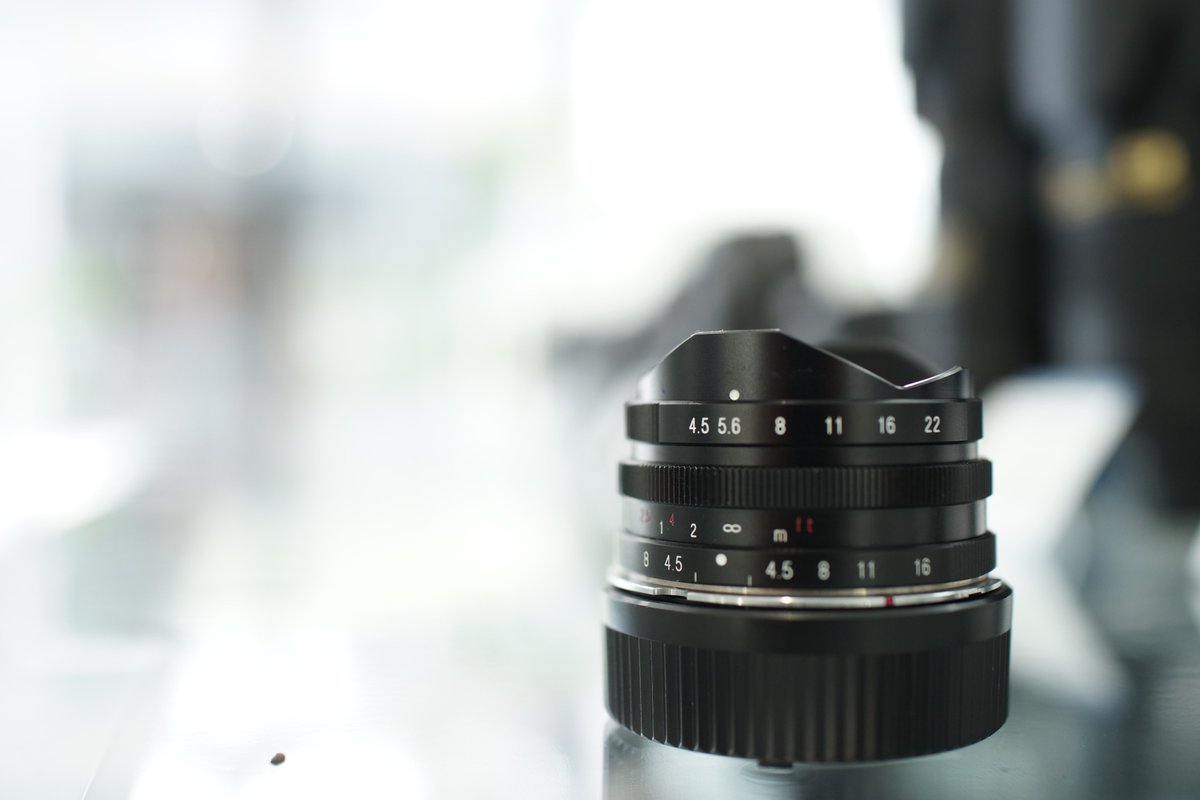 sanpoucamera's tweet image. L39マウントのレンズは小さな物が多いですが
このレンズも凄く小さい(*´▽｀*)！
SUPER WIDE-HELIAR 15ｍｍF4.5 Asph
入荷しました～(*´▽｀*)
近代のレンズと比べ本当小さいですね～(;´∀｀)
F4.5ではありますが本当に手のひらサイズ( 一一)
お散歩用に如何でしょうか～(*´▽｀*)！
＃15ｍｍ