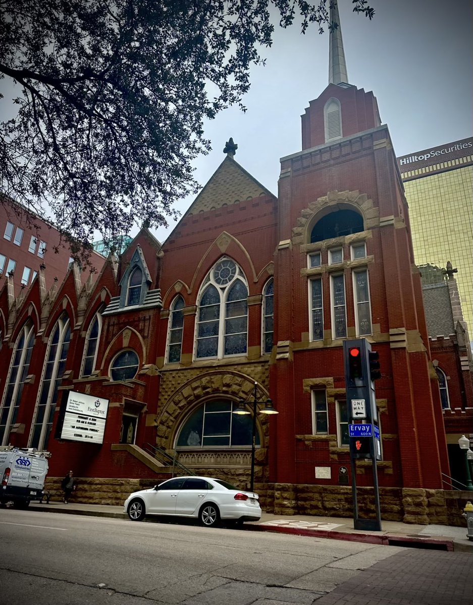 JasonWhitely's tweet photo. This is the historic church building at @firstdallas that’s burning right now. Pic courtesy of @MarcRylander1 from February 2. #dallasfire #firstbaptistchurch https://t.co/ayUlieEIiX