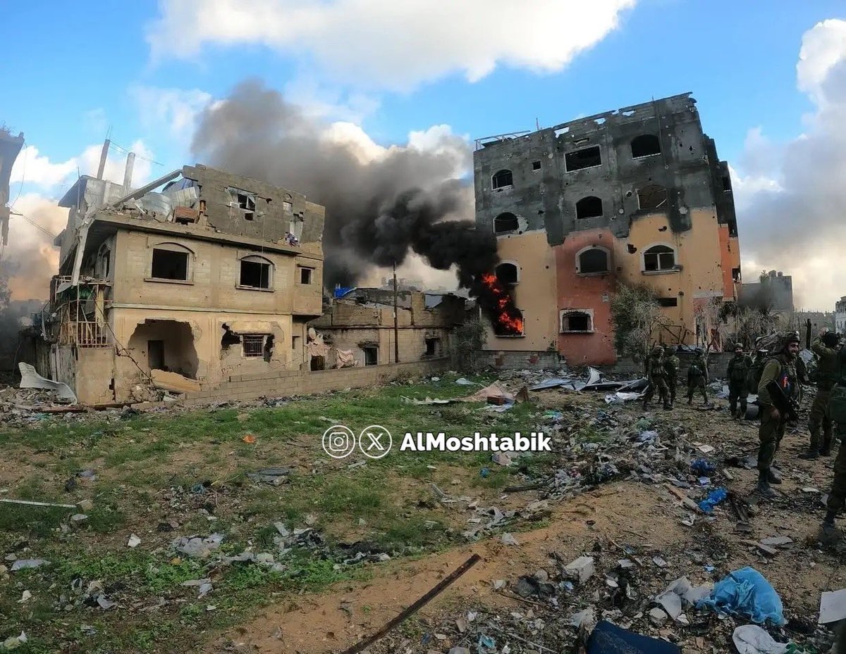 AlMoshtabik's tweet photo. From Beit Lahia to Marrakech.. After participating in the genocide war in Gaza for three months, during which he posted pictures on his account of the houses they burned and after publishing photos of himself inside the Palestinian civilian homes they occupied and destroyed, Moshe Avichzer is now spending a vacation in Marrakech, Morocco, accompanied by a group of Israelis where he works as a qanun player, last three videos are from his stories yesterday.

من بيت لاهيا إلى مراكش.. بعد أن شارك في حرب الإبادة في غزة لمدة ثلاثة أشهر، نشر خلالها على حسابه صور للمنازل التي أحرقوها وبعد أن نشر لنفسه صور داخل المنازل المدنية الفلسطينية التي احتلوها ودمروها، يقوم موشيه أبيحزر الآن بقضاء عطلة في مراكش بالمغرب برفقة مجموعة من الإسرائيليين حيث يقوم بالعمل كعازف لآلة القانون، آخر ثلاثة مقاطع فيديو نشرهم ستوري بالأمس.