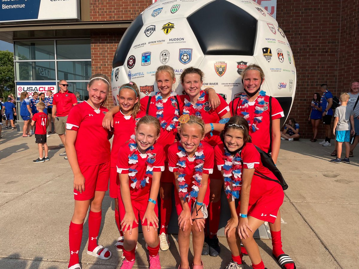 Chris_EPSC's tweet photo. 2020-2024 - Special, special group. Well done to every single player for what they’ve put into the past 4yrs.  Wish I could do it all again!  #EPSC09GRed https://t.co/VFc2MToKKz