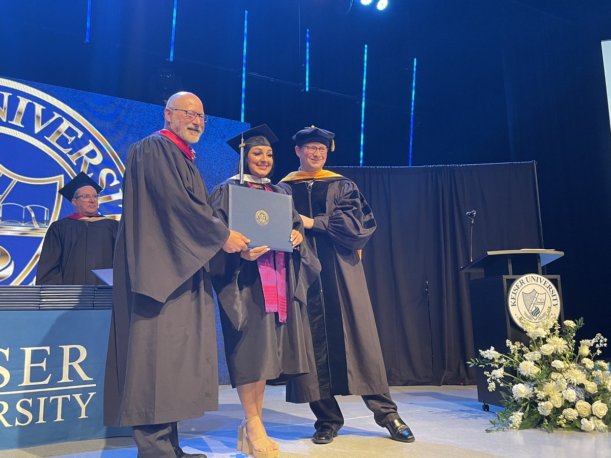 KeiserU's tweet photo. Congrats to the Keiser University Tampa class of 2024! We were honored to be joined at commencement by @MoffittNews, the recipient of our Employer Choice Award, and Rep. Karen Gonzalez Pittman
@votegonzalezp, who offered words of advice to our graduates! https://t.co/Oh9ZbVjnQS
