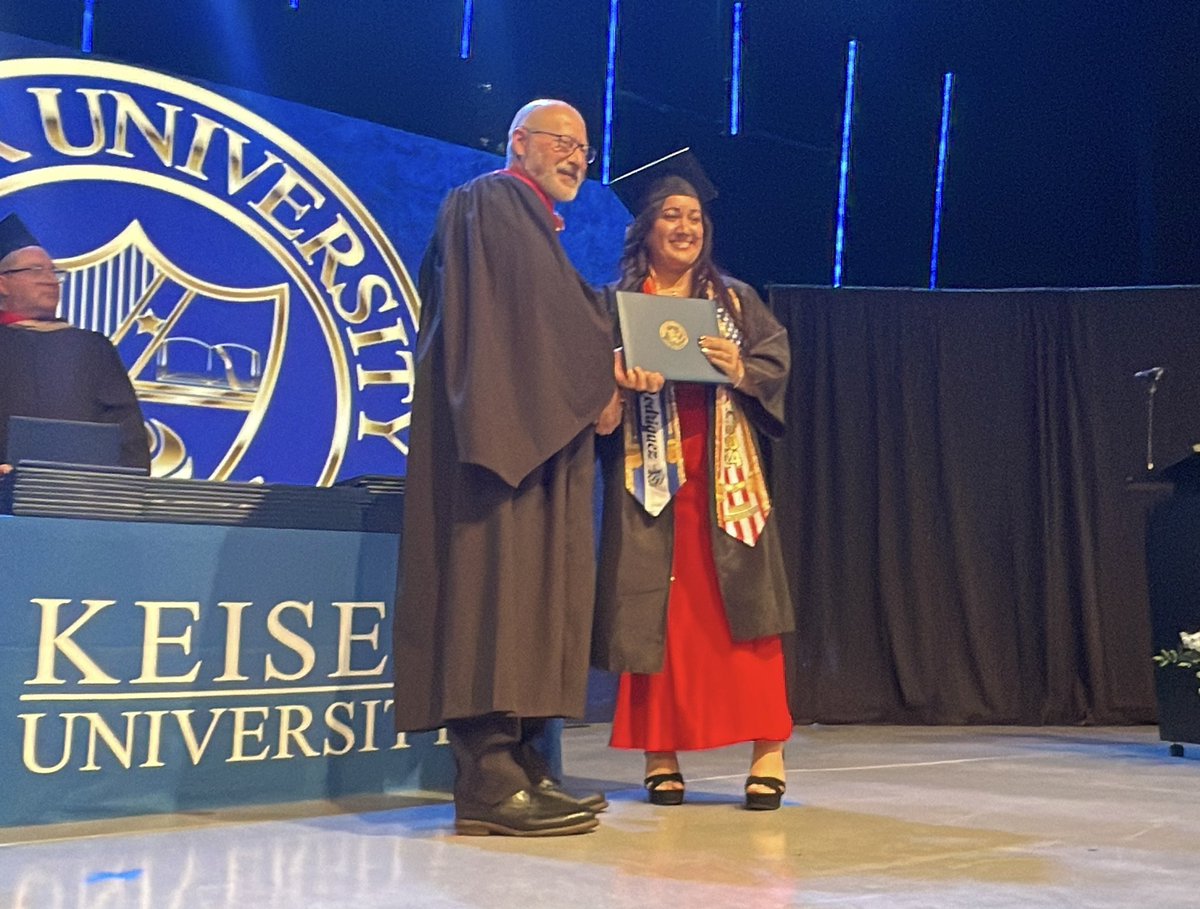 KeiserU's tweet photo. Congrats to the Keiser University Tampa class of 2024! We were honored to be joined at commencement by @MoffittNews, the recipient of our Employer Choice Award, and Rep. Karen Gonzalez Pittman
@votegonzalezp, who offered words of advice to our graduates! https://t.co/Oh9ZbVjnQS