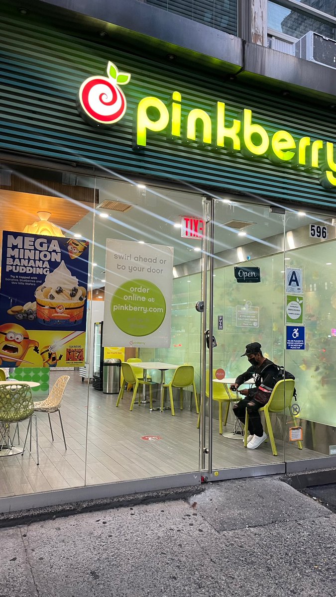 MYLEMARKERS's tweet photo. Hey @Pinkberry! Our team was so happy to find you while visiting NYC this week. 😋 #MakeYourLifeEntertaining #DownloadMYLE https://t.co/gdDsTKhf9d #frozenyogurt #TGIF https://t.co/q2RaAgBxrj