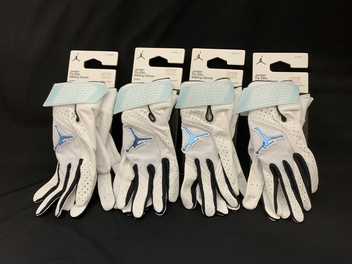 info42648043's tweet photo. すみれスポーツ初上陸🇺🇸
【JORDAN DIAMOND】

待ちに待ってやっと来ました💦

Jordan Fly Elite Batting Glove

販売価格は税込定価9,900円のところ税込7,920円‼️

#すみれスポーツ #jordan #ジョーダン #jordandiamond #jordanbaseball #jordanfly #battinggloves #jordanbattinggloves https://t.co/zFgehji8HS
