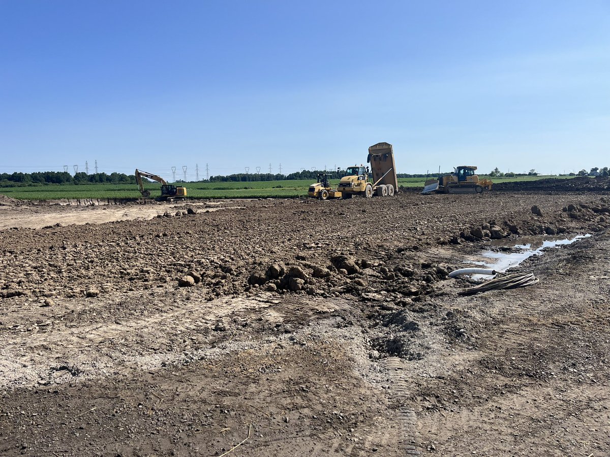 MattBeischlag's tweet photo. Lots of dirt moved in 3 days #shedbuild https://t.co/zq8UjLreaE