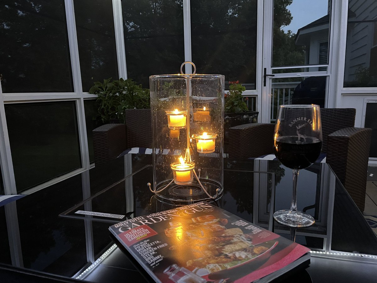 debwv32's tweet photo. Summer evenings are the best! #gardenandgun #CHILL https://t.co/YE4sRB7xkS