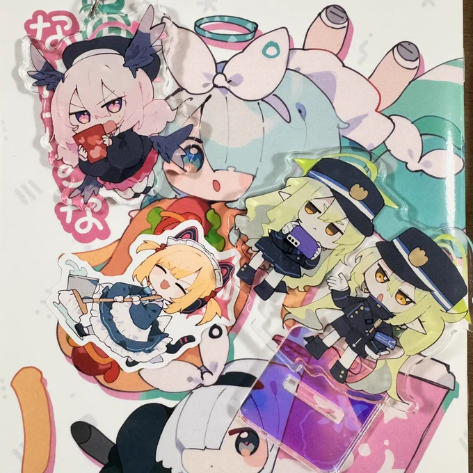 頒布物いっぱいきた 