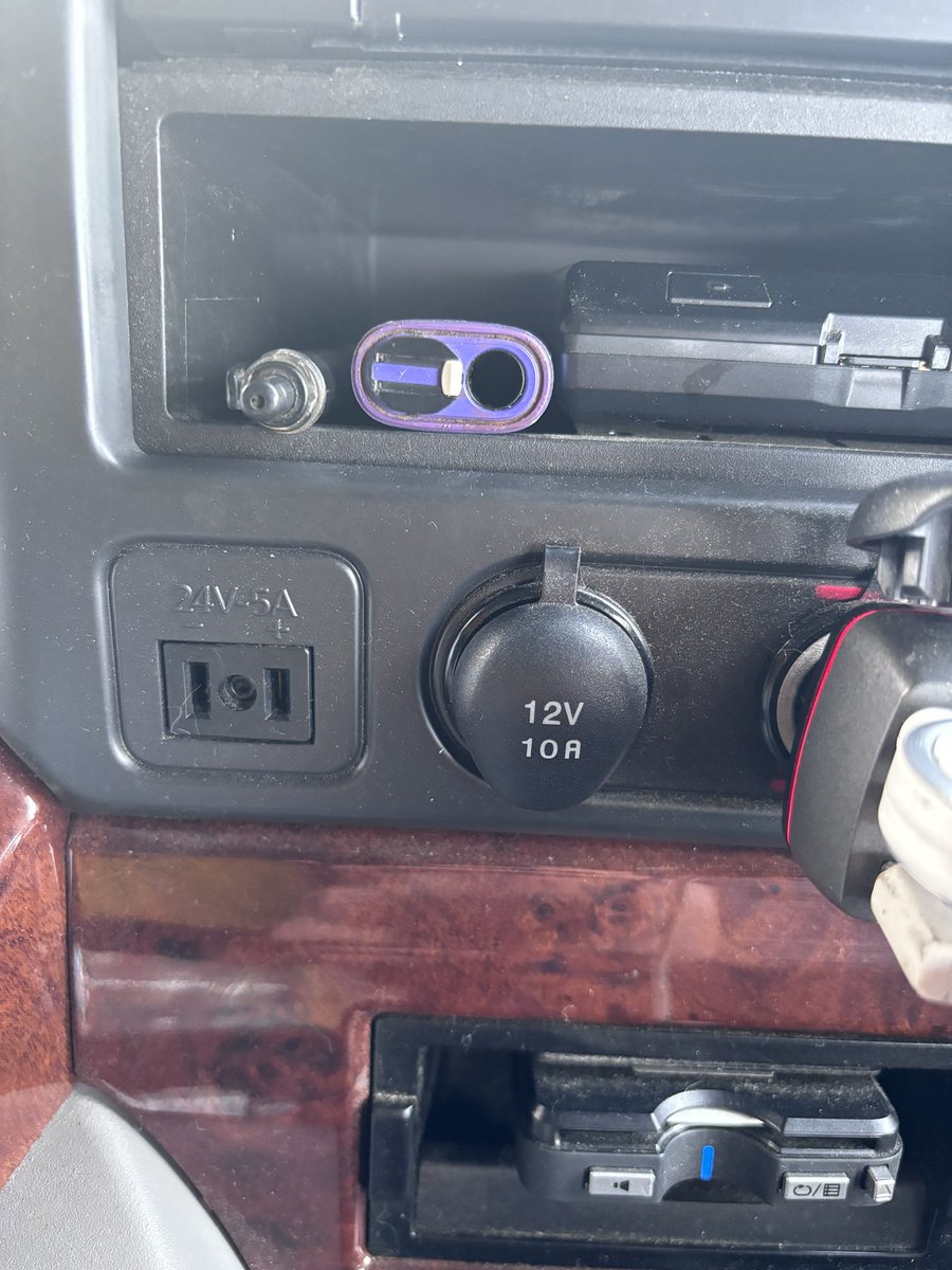 MrMegumilk's tweet photo. コレって12Vで使えるの？
ってか使ってる人います？
12V用のインバーターさしたら機能しないんだけど🫠
誰か知ってる人いたら教えてください🫡 https://t.co/Za1QatVDNq
