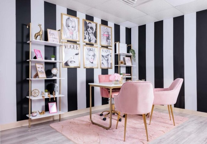 I was looking at selfie studios tonight here in Houston. I am dying to open one myself. I have so many