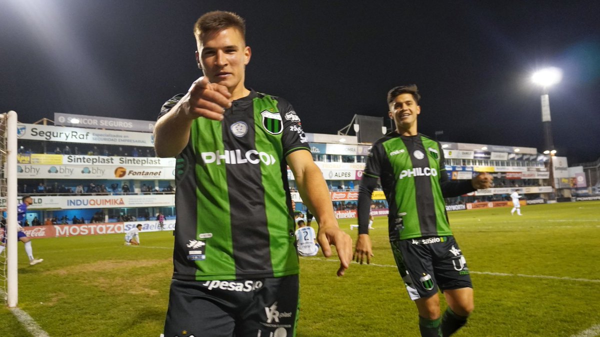 NuevaChicago's tweet photo. Vinimos nosotros, ahora sí que afinen ⚔️ https://t.co/VhyJw5RswC