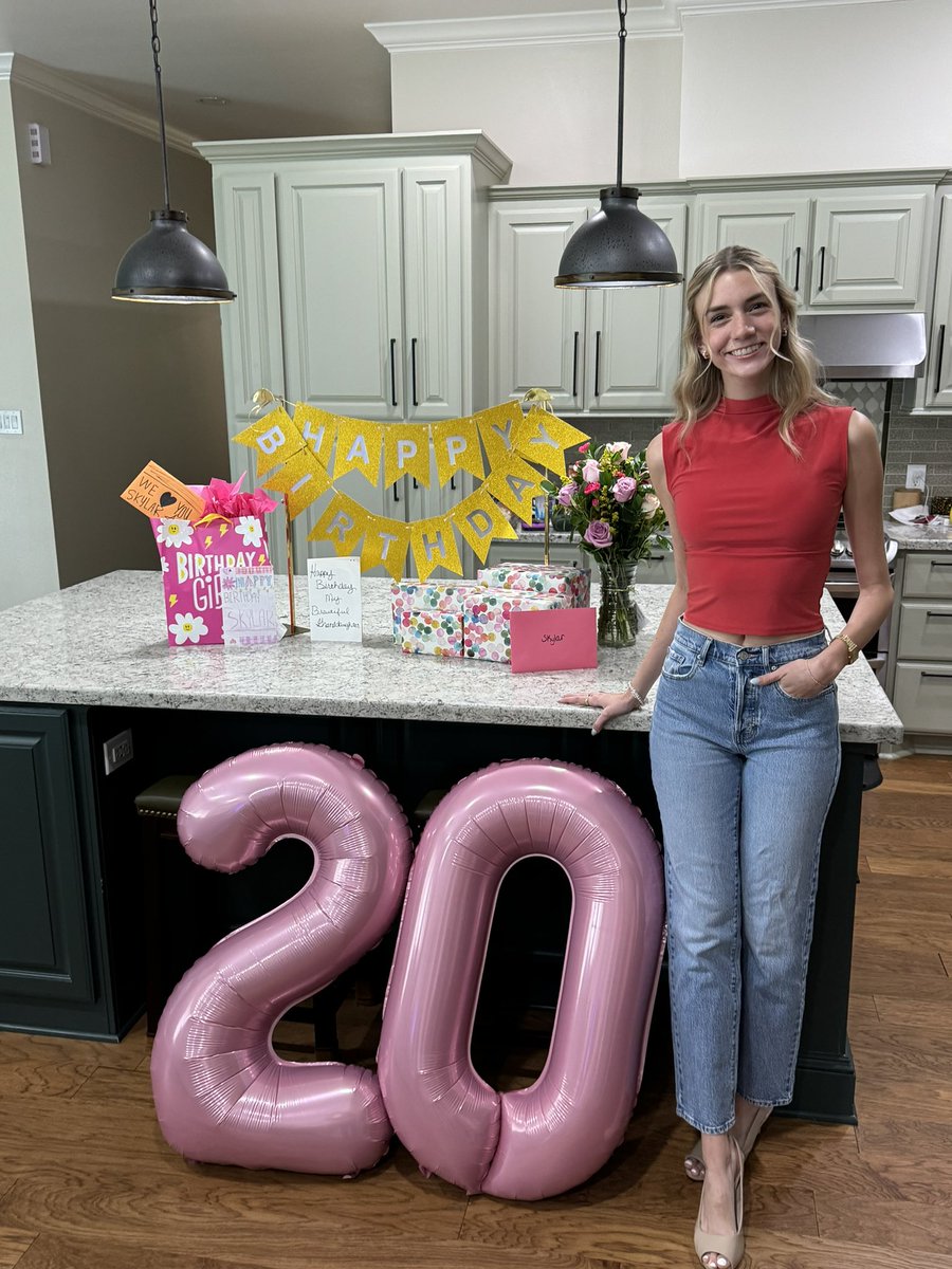mize_steven's tweet photo. Don’t even know how this happened.  Time is a thief.  Proud as I could ever be of this young lady though.  She is thriving in college and headed to such a successful career. Happy 20th birthday @skylarmizee I love you to the moon and back! https://t.co/p7h8lR1pzz