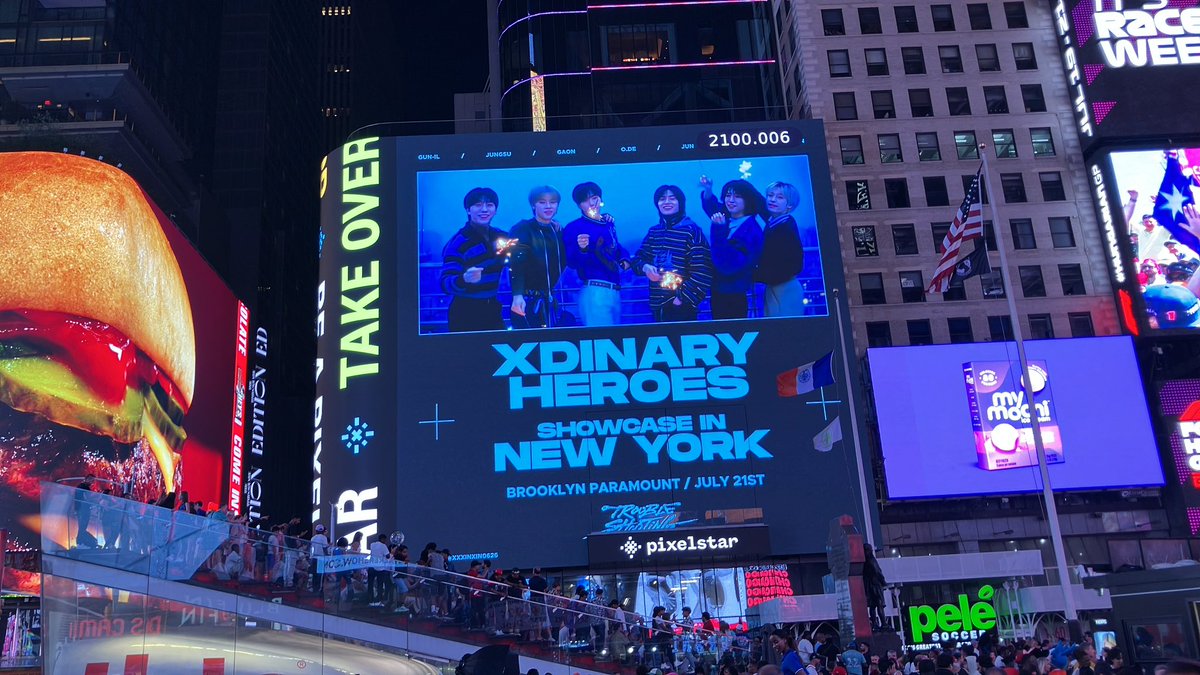 xxxinxin0626's tweet photo. Xdinary Heroes In Times Square!💥
 
#XdinaryHeroes #엑스디너리히어로즈 https://t.co/8yBUFqyLpI