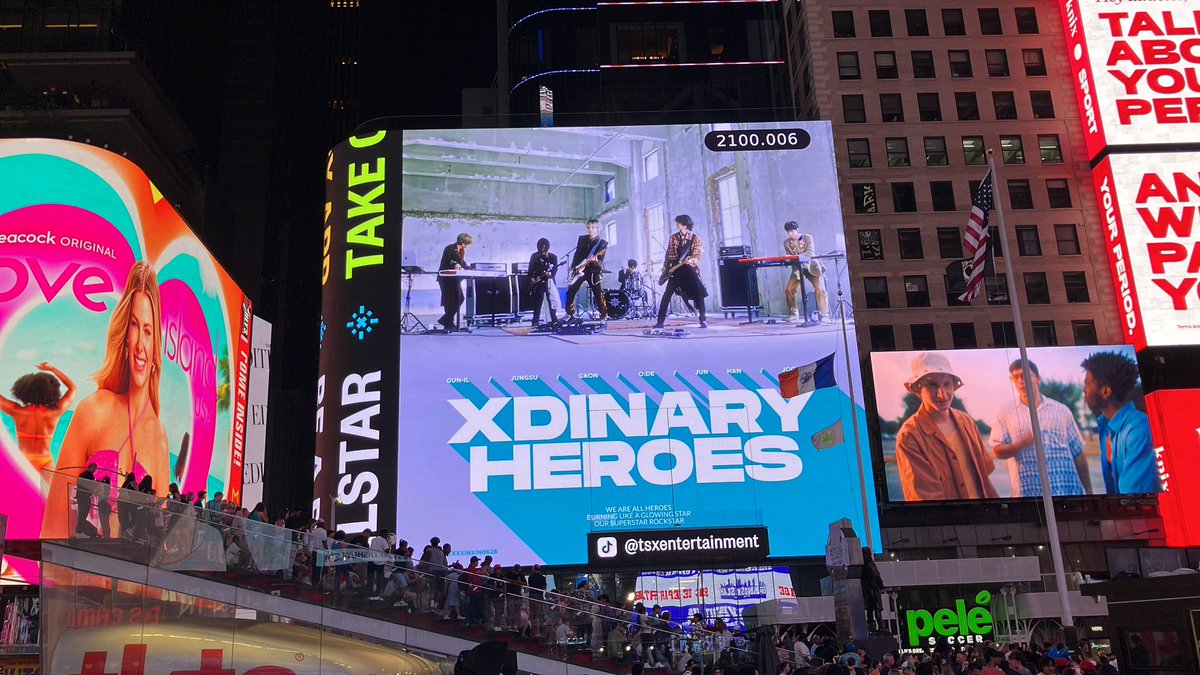 xxxinxin0626's tweet photo. Xdinary Heroes In Times Square!💥
 
#XdinaryHeroes #엑스디너리히어로즈 https://t.co/8yBUFqyLpI