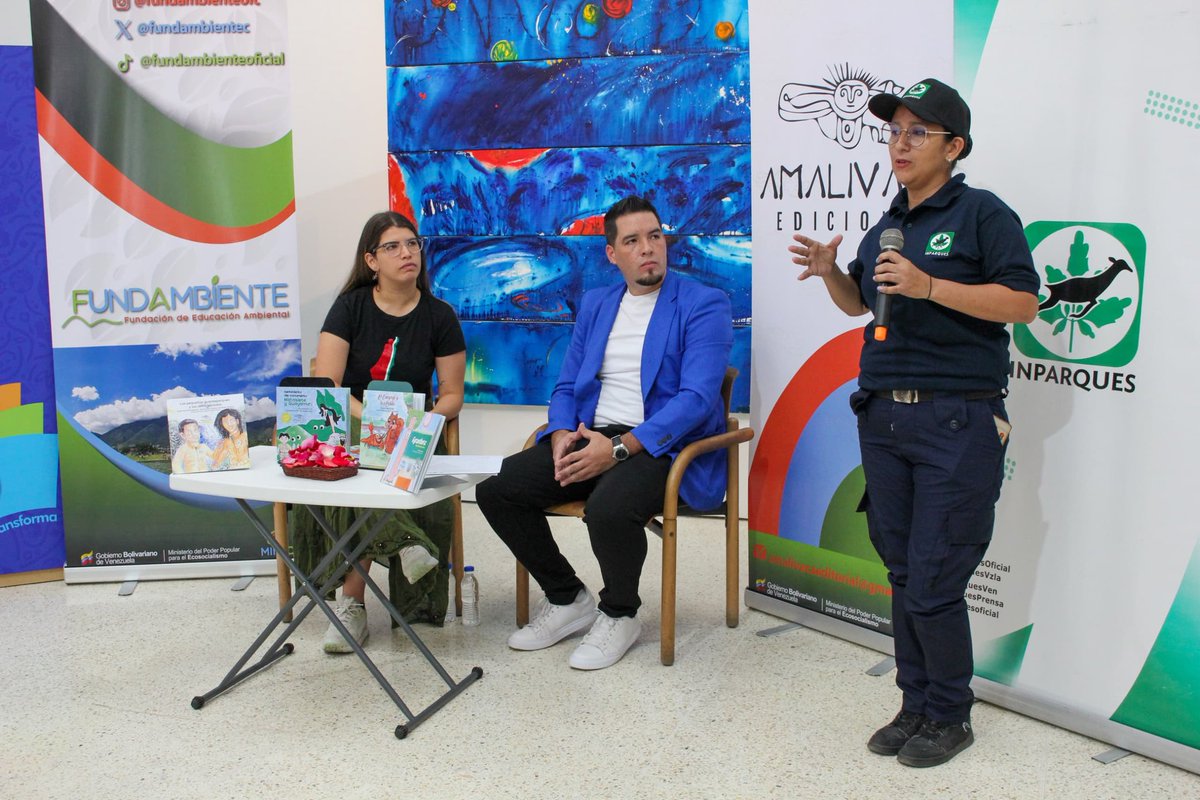 MinecOficial's tweet photo. 📚Cuatro nuevos cuentos infantiles de la Colección Inparques
La presidenta de #Inparques Rosinés Chávez, estuvo a cargo de la presentación de cuatro nuevos cuentos infantiles de la institución, acompañada por el Pdte. de @FundambienteC Jesús Méndez...
1/3 https://t.co/Zulisp7OZ0