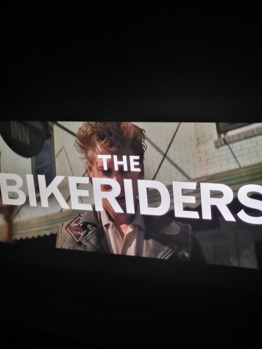 maxdil's tweet image. What can I say about this wonderful movie #thebikeriders, I really liked it, especially the awesome cast, especially @austinbutler Was fantastic in his role as Benny. It's great to see him in a different role. 🙏❤️