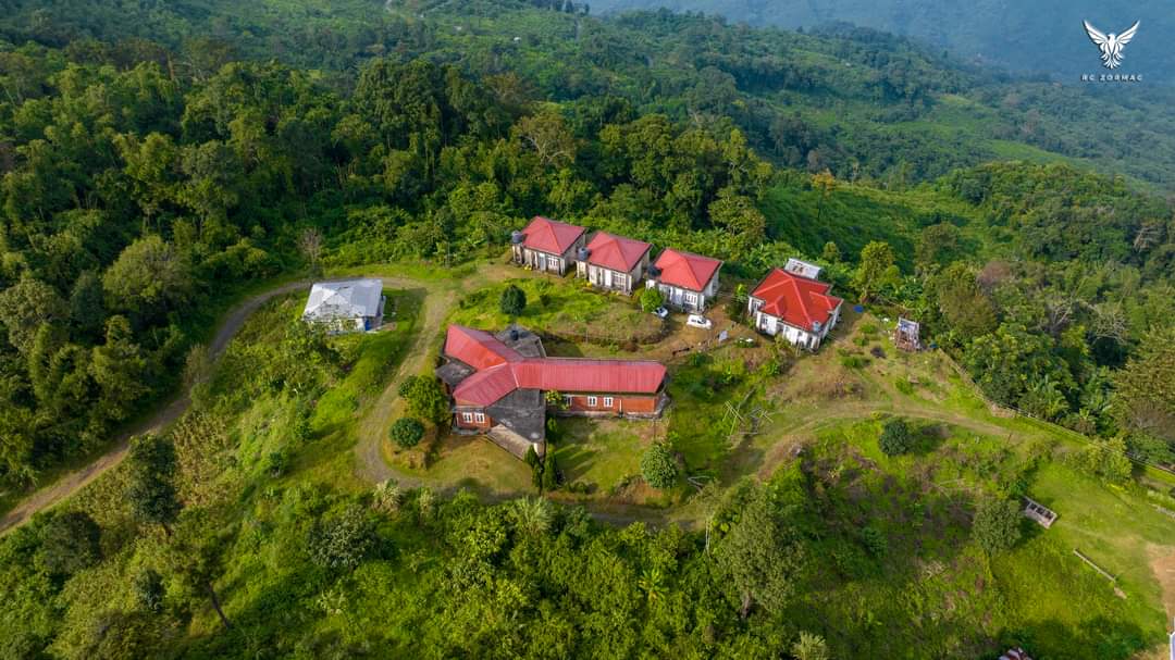 mizoraminsta's tweet photo. Mizoram government-run tourist lodge in Darzo village, Mizoram.
.
.
Pic credit π· @rc_zormac
.
.
.
#touristplace #touristlodge #lodge #guesthouse #darzo #mizoramtourism #mizoraminsta #northeastIndia #travel #village #rural #nonurban #greenery #green #trees https://t.co/5Q2CyZGKKk