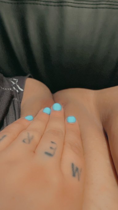 My pussy is so smooth and yummy.  Wanna see?   Tip $3 and I'll send the video  🤤  $ tanyamariex https://t