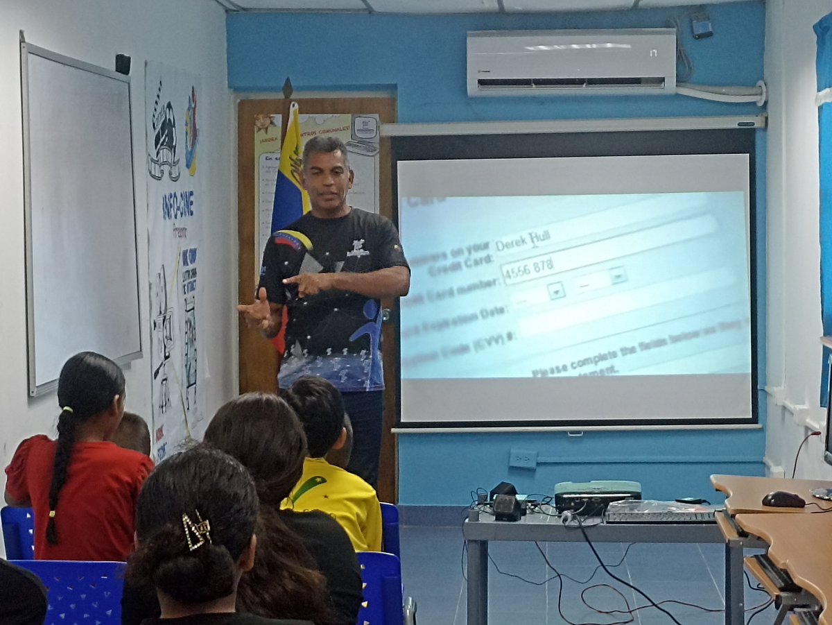infomon25's tweet photo. Cine-Foro "La Otra Cara de Internet", con la proyección de la película "Disconnect", una grata experiencia formativa, con niños y adolescentes, en torno a la interacción social online, que permitió el abordaje crítico de las problemáticas actuales que surgen a través de la red. https://t.co/dwzY31fZqO