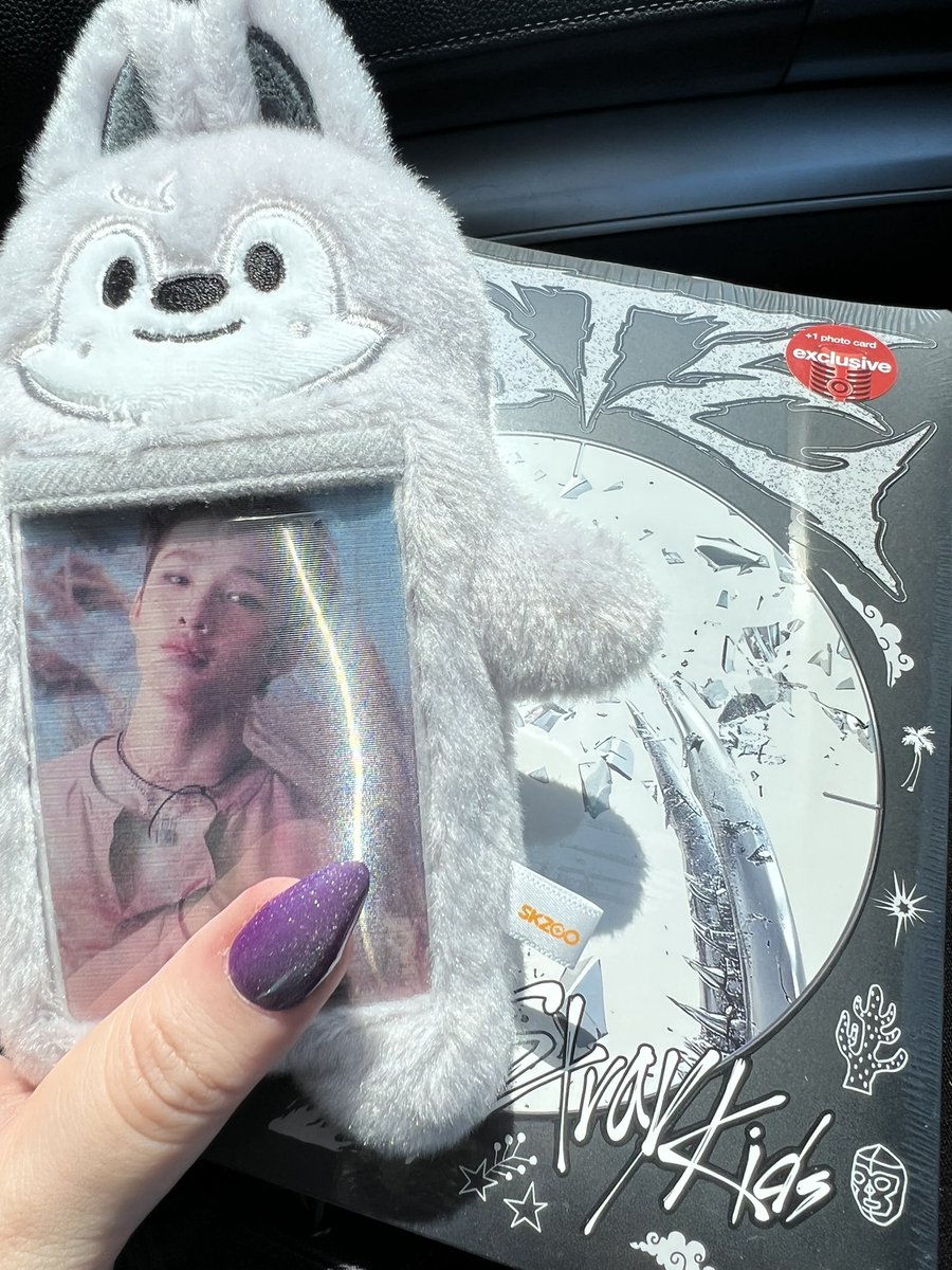 _amoreh's tweet photo. Happy SKZ comeback album release day 💃 May y’all pull ur biases 🙏 https://t.co/NV9bKRkeJb