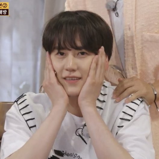 rbgus882323's tweet photo. 규현이가말랑찹쌀아기모찌라니
모찌가 꽃받침도 하고 세상 좋아졌다 https://t.co/0bbdNiuZWW