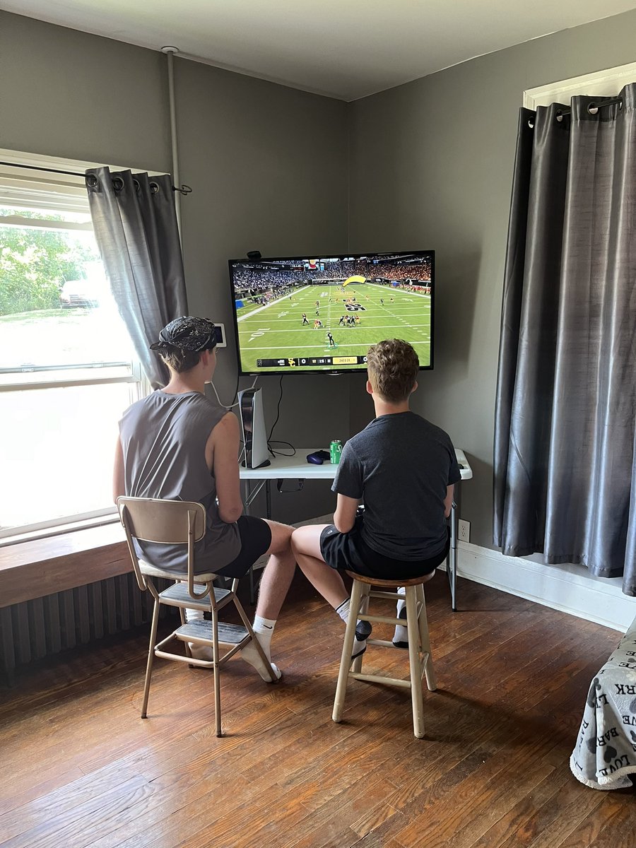 ULBoysHoops's tweet photo. Coach Baker had some of the fellas over to play the new NCAA Football game tonight for some team bonding! Congrats to Eli Rogers on winning the tournament!! 🎮🏈 https://t.co/MqTtf6MzdC