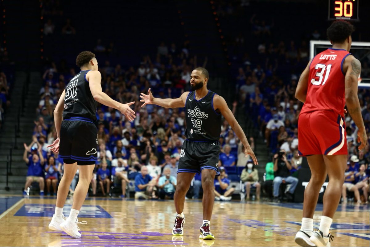 KentuckyMBB's tweet photo. .@LaFamiliaTBT advances in @thetournament | 82-56.
They're back in @Rupp_Arena on Sunday, July 21 at 2 p.m. ET for Round Two vs. The Nawf.
🎟️🔗 https://t.co/6AwcGN9jsy https://t.co/O9vmSY98Ea